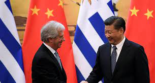 Las oportunidades y amenazas que debe analizar el gobierno en el TLC con China, según expertos